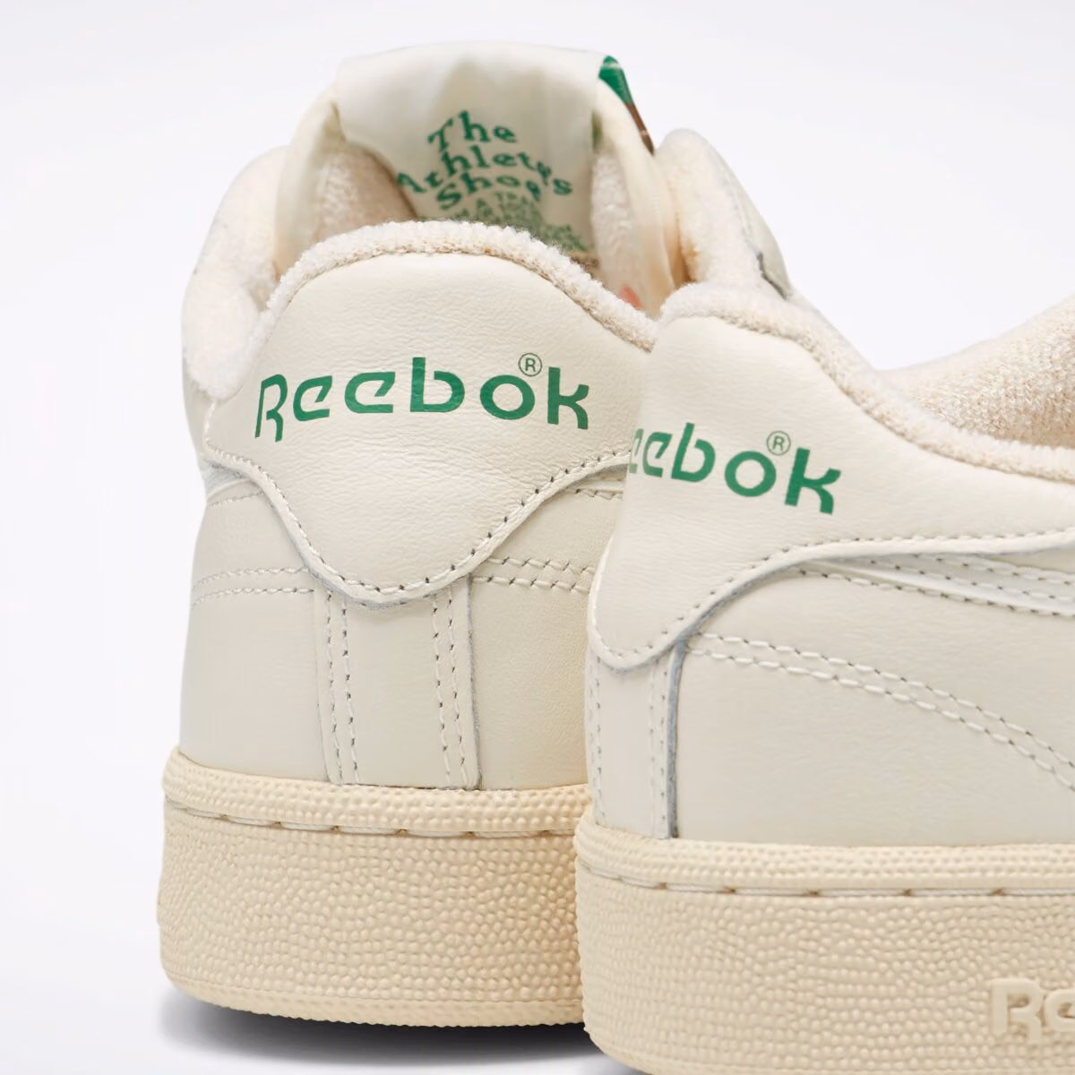 Karol G 玩點名字遊戲：Reebok Club C 85 Vintage 只留一句「一起穿舊」