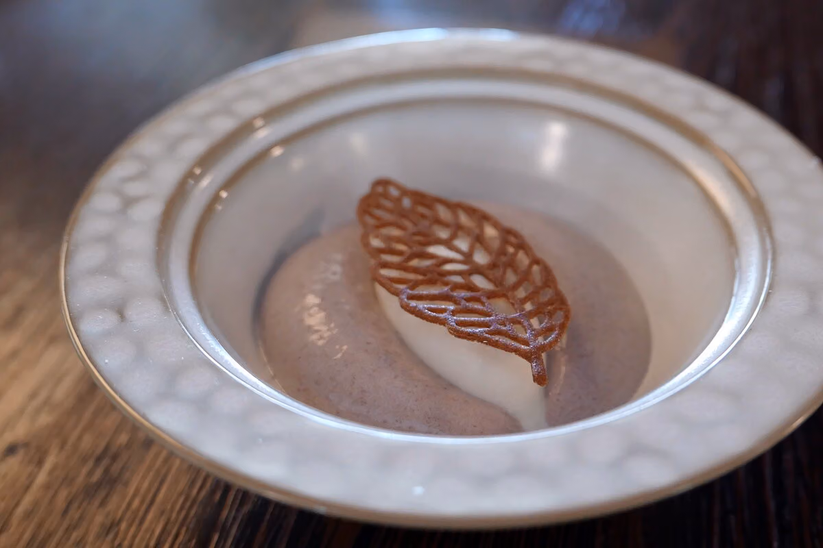 百年古蹟輝室換廚:楊子毅用炒米粉與紅豆湯寫自己的臺灣味