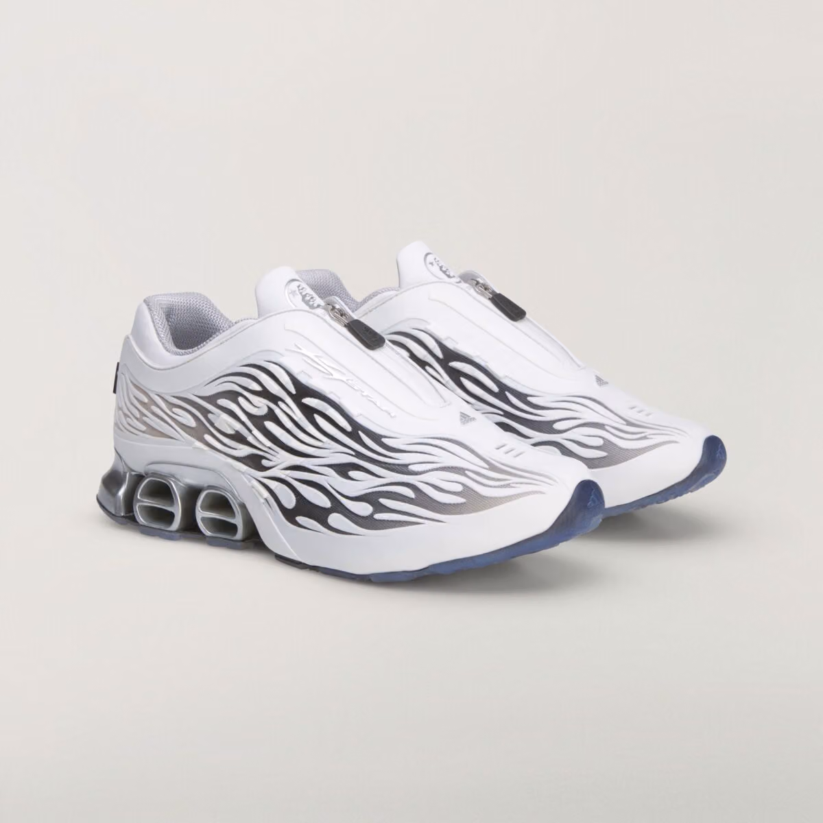 Hellstar x adidas Megaride S2「Cloud White」:白得乾淨,黑得剛好