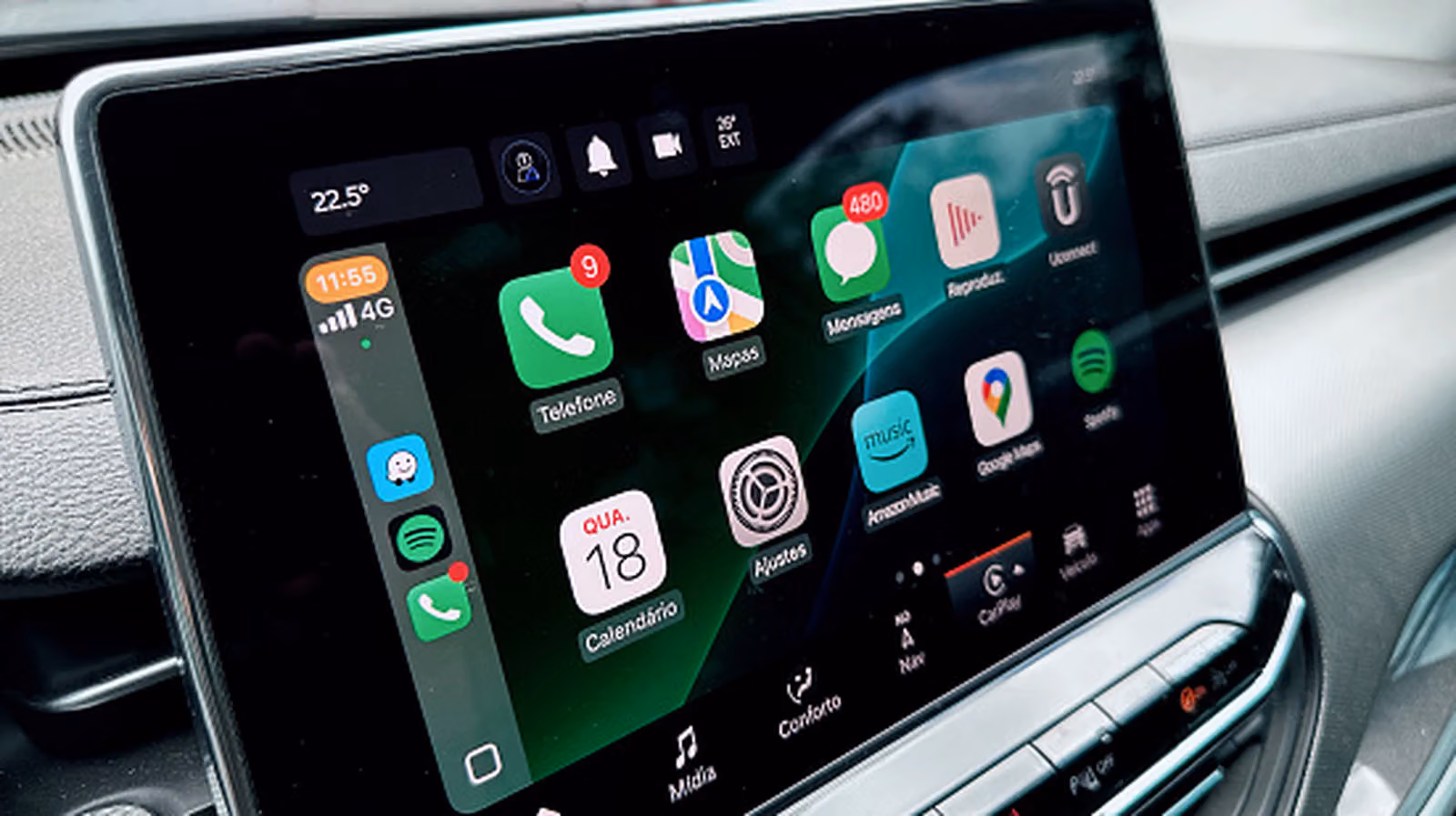 CarPlay Keeps Dropping? Don't Rush to the Dealer—Check Siri and Your USB Cable First