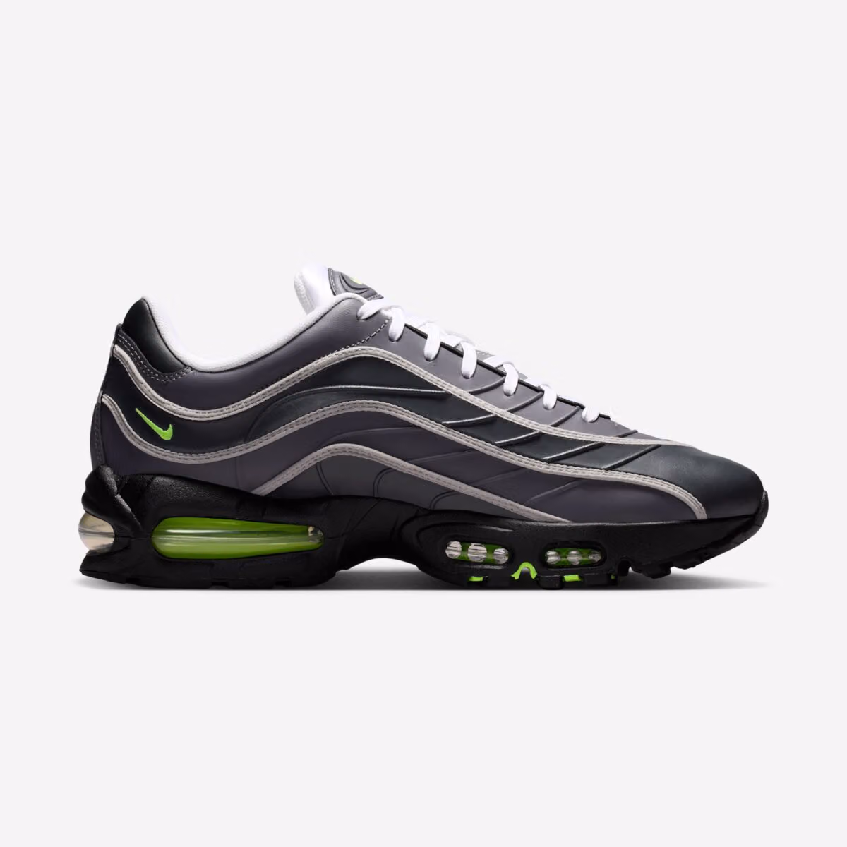 Joga Bonito 换上暗夜配色，Nike Air Max 复刻那段华丽足球年代