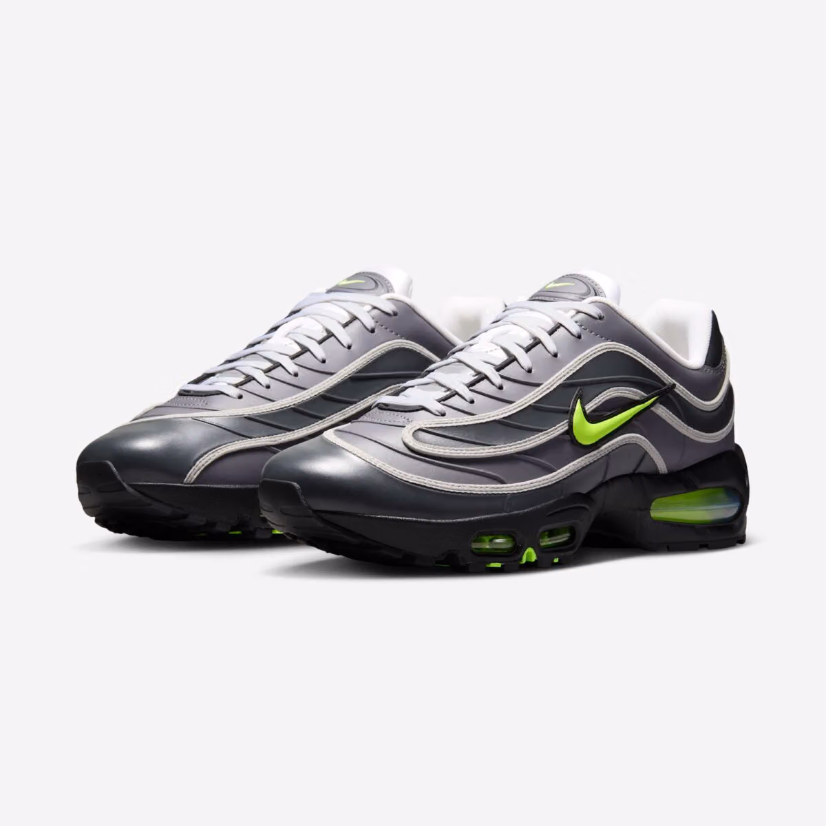 Joga Bonito 换上暗夜配色，Nike Air Max 复刻那段华丽足球年代