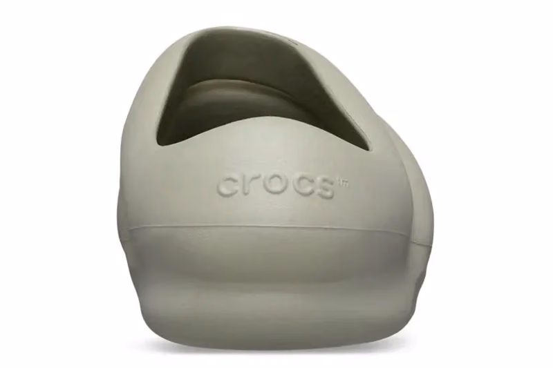 Crocs The Roy 推出「Elephant」灰階配色,讓凹槽紋路說話