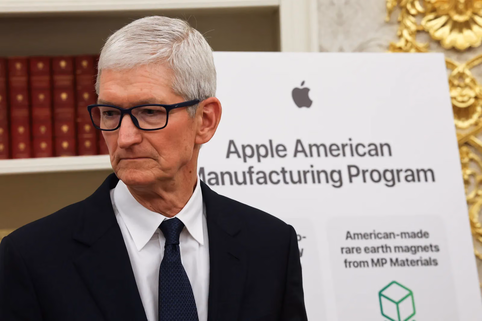 Tim Cook's Final Earnings Call: When Record Numbers Still Cost Apple $390 Billion