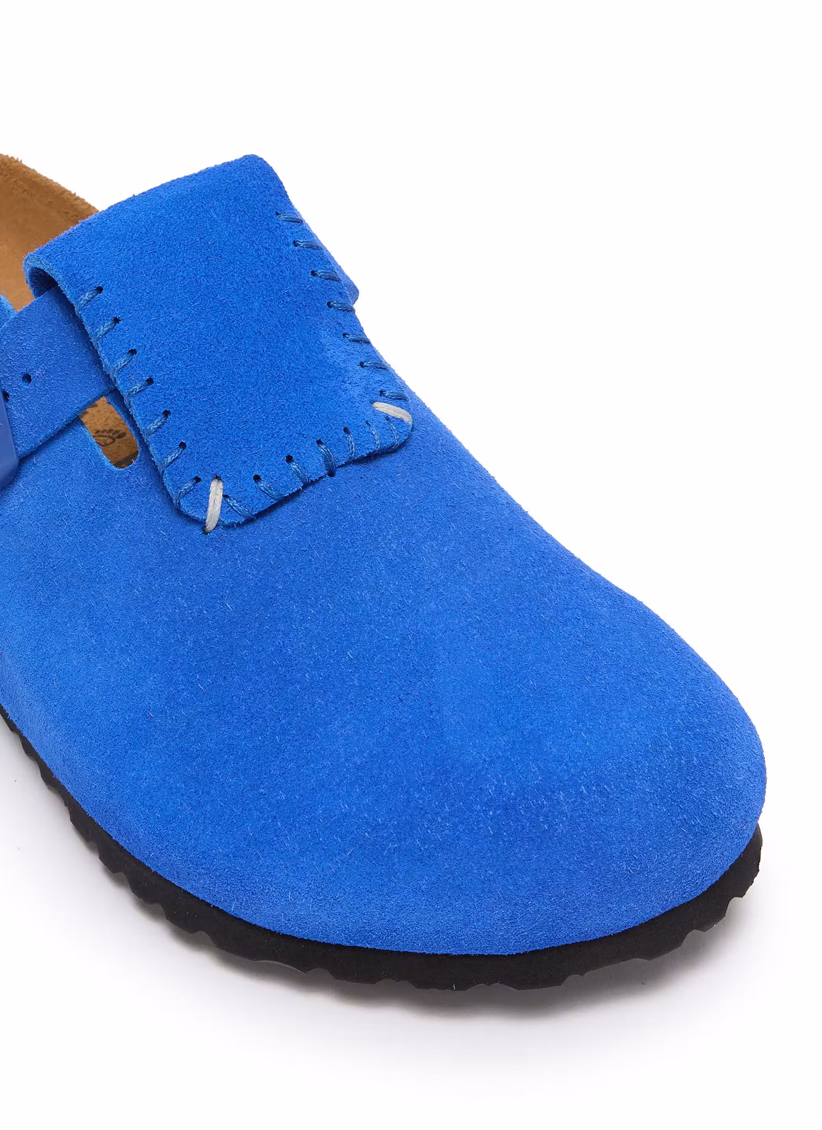 ADER ERROR改造Birkenstock Boston Clog，只用一片摺蓋線縫出差異