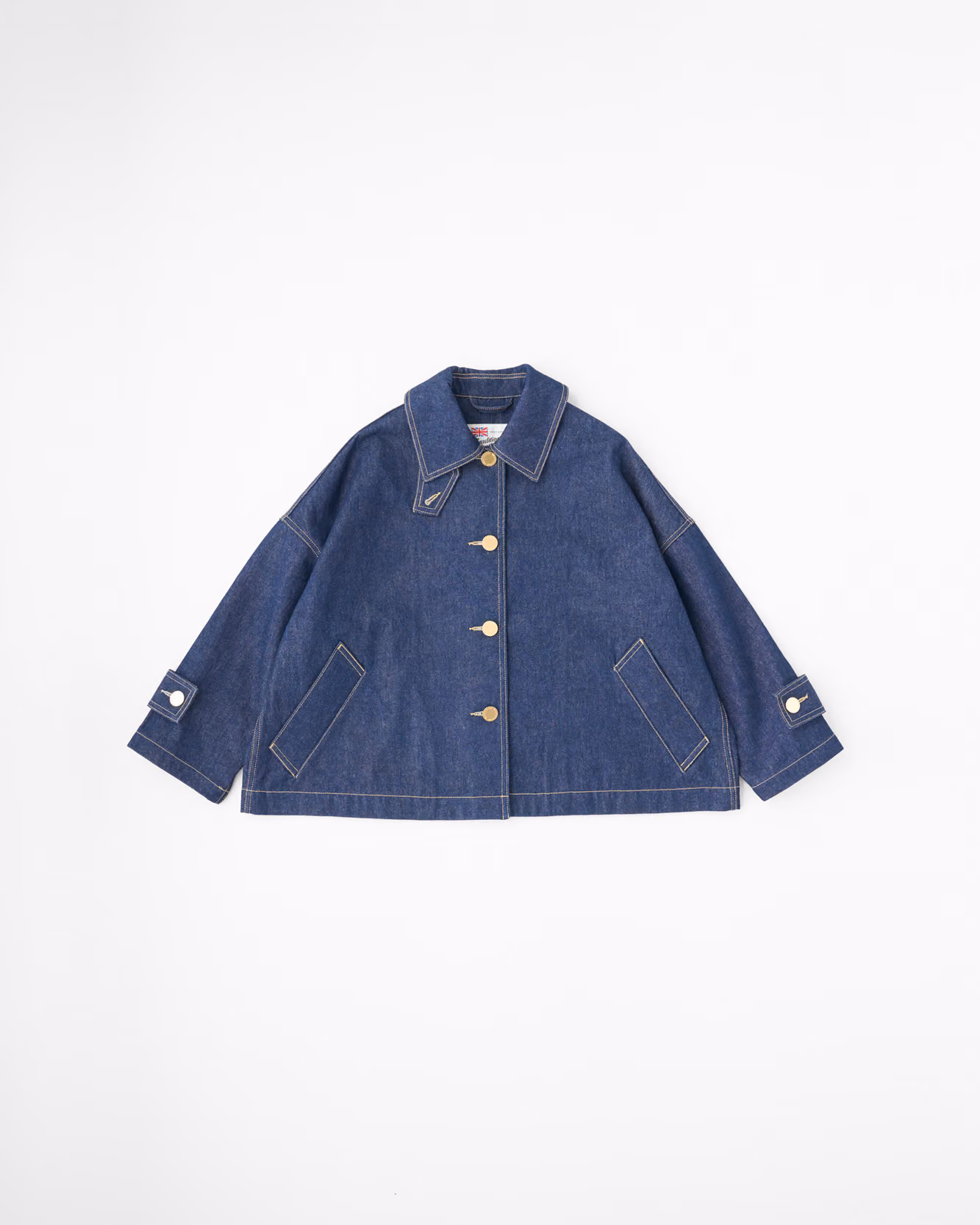 從象牙白穿到黑:Traditional Weatherwear 用一種丹寧示範四種性格