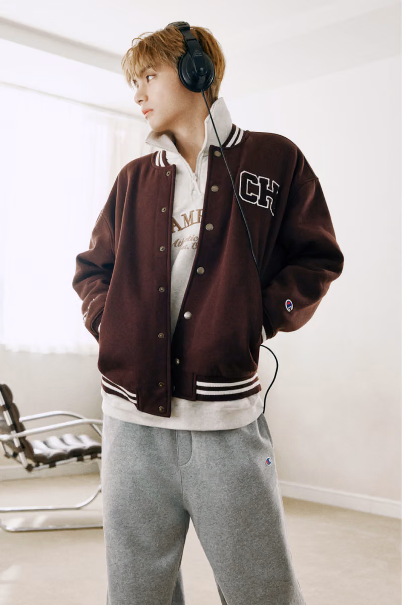 BTS V站上Champion FW26陣容最前排,這次「冠軍」不靠獎牌定義