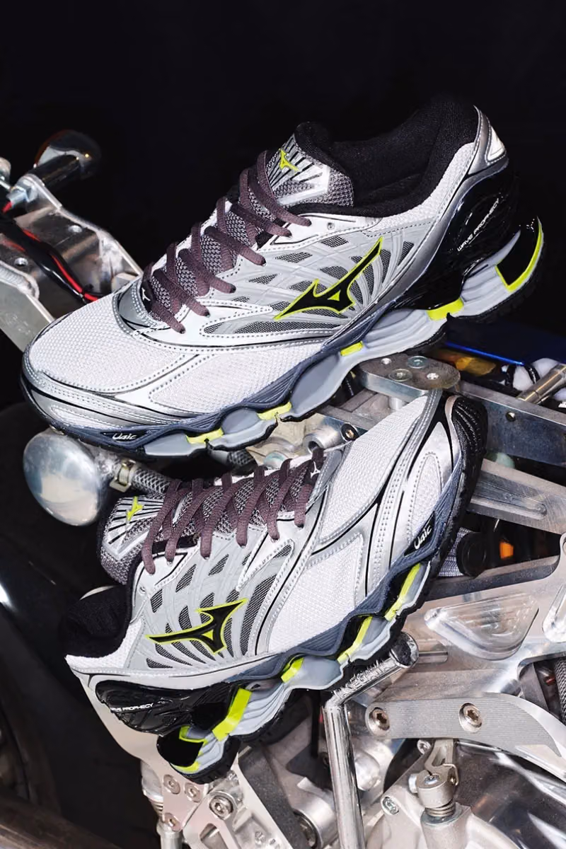 Mizuno Wave Prophecy LS Gets Two Tokyo-Exclusive Grayscale Colorways