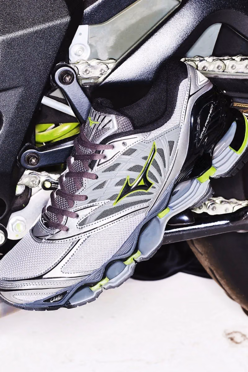 Mizuno Wave Prophecy LS Gets Two Tokyo-Exclusive Grayscale Colorways