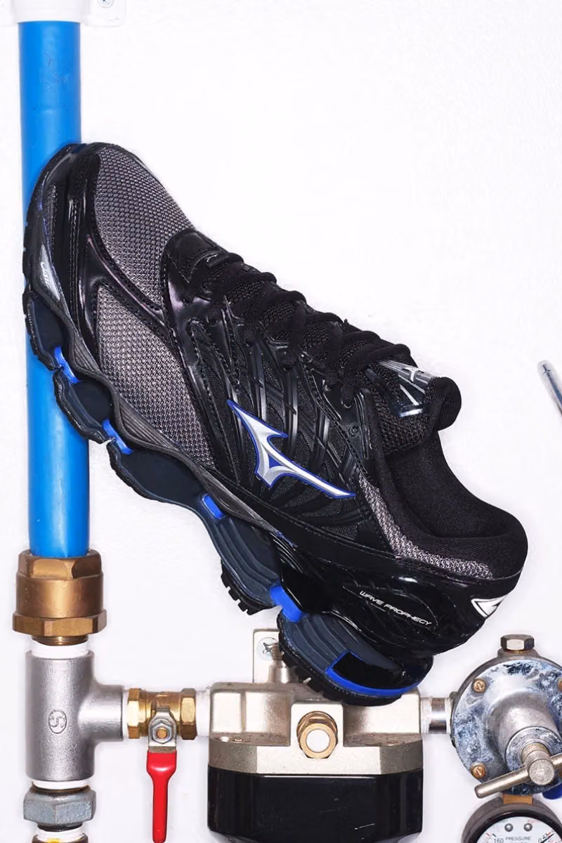 Mizuno Wave Prophecy LS Gets Two Tokyo-Exclusive Grayscale Colorways