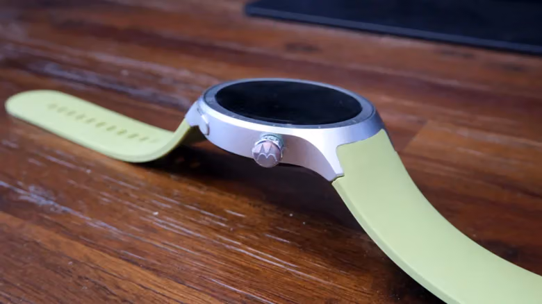 Looks Like Wear OS, Fakes Like a Knockoff: The Moto Watch 2026's Split Personality