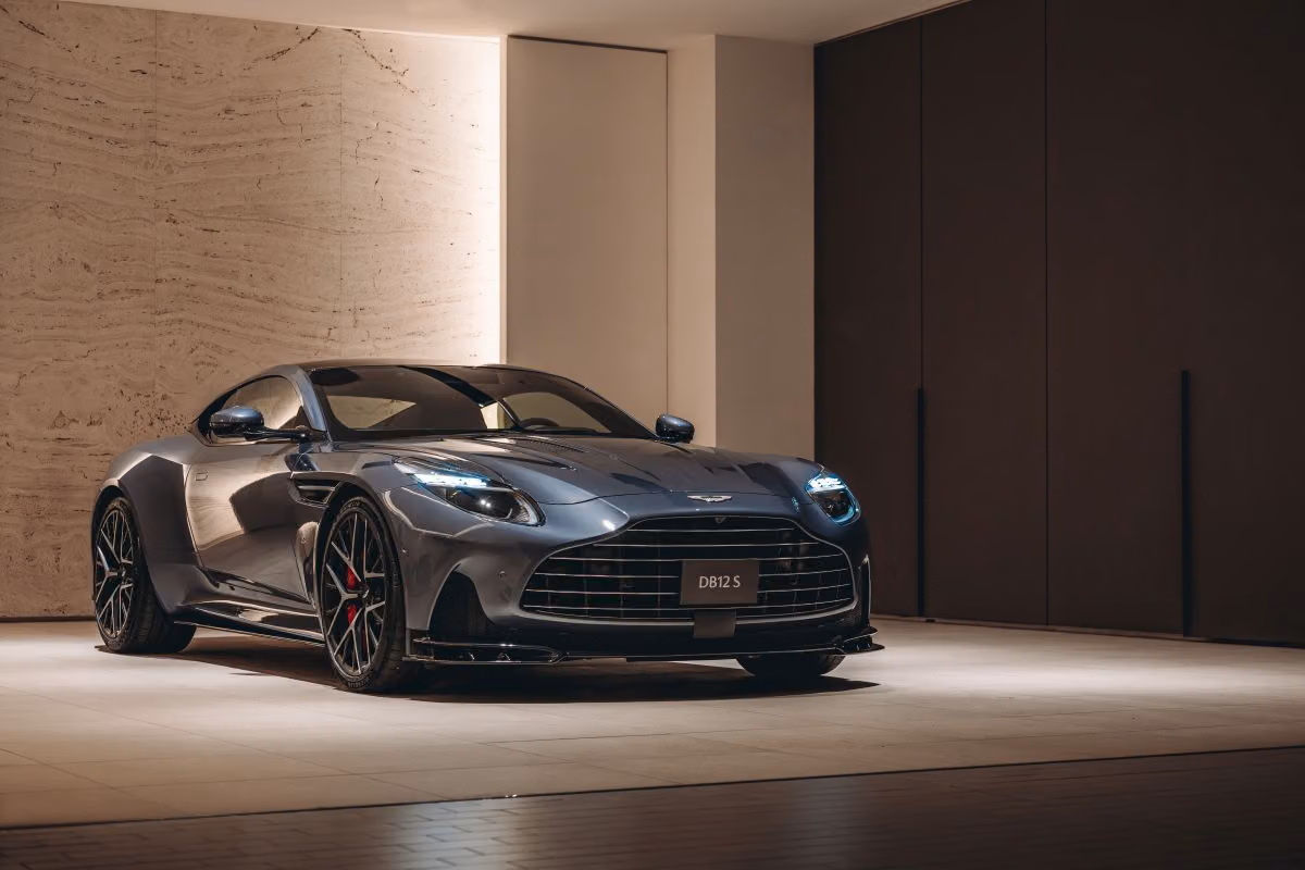 700 匹馬力不是重點,Aston Martin DB12 S 真正想調校的是彎道裡的信任感