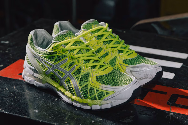 UP THERE Picks Safety Yellow, But Lets the Gradient Do the Talking on the GEL-KAYANO 20