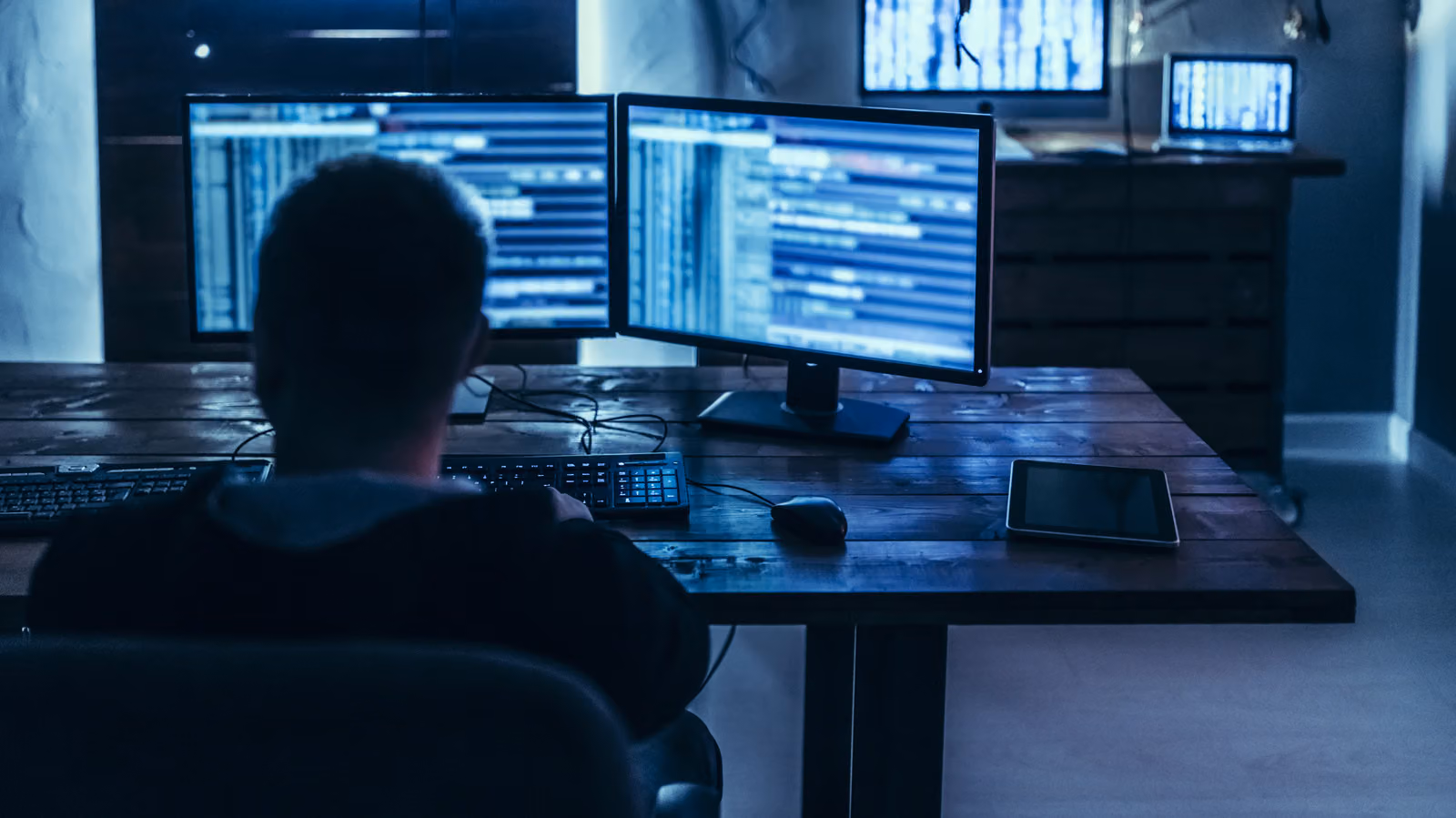 Trump Signs Memo Green-Lighting Private Hackers: US Government Outsources Cyberattacks