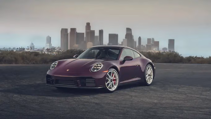 保時捷讓911 Carrera S重新學會用手換檔,一張後車窗貼紙說明了一切
