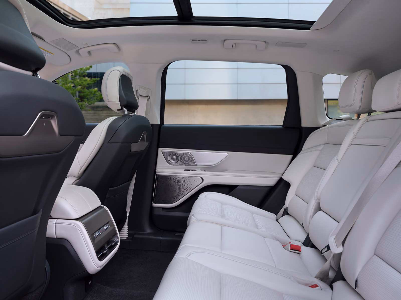 Lincoln 2027 Nautilus：把細節藏進光線裡的內裝設計