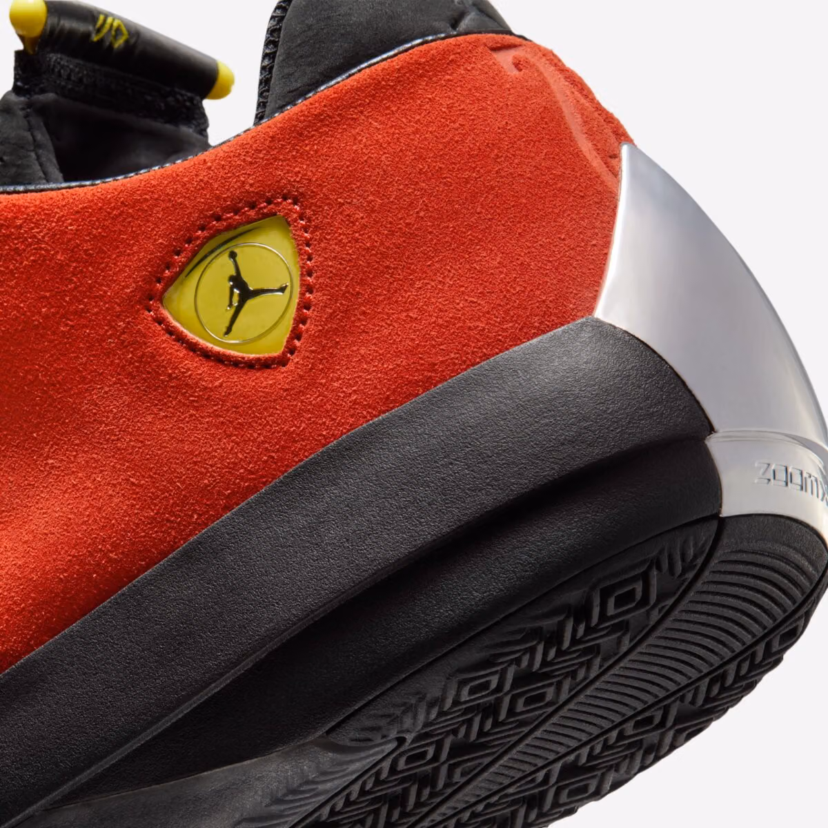 Air Jordan 4014「Ferrari」搶先曝光：一款還沒發售的鞋，日期已經排到2026年