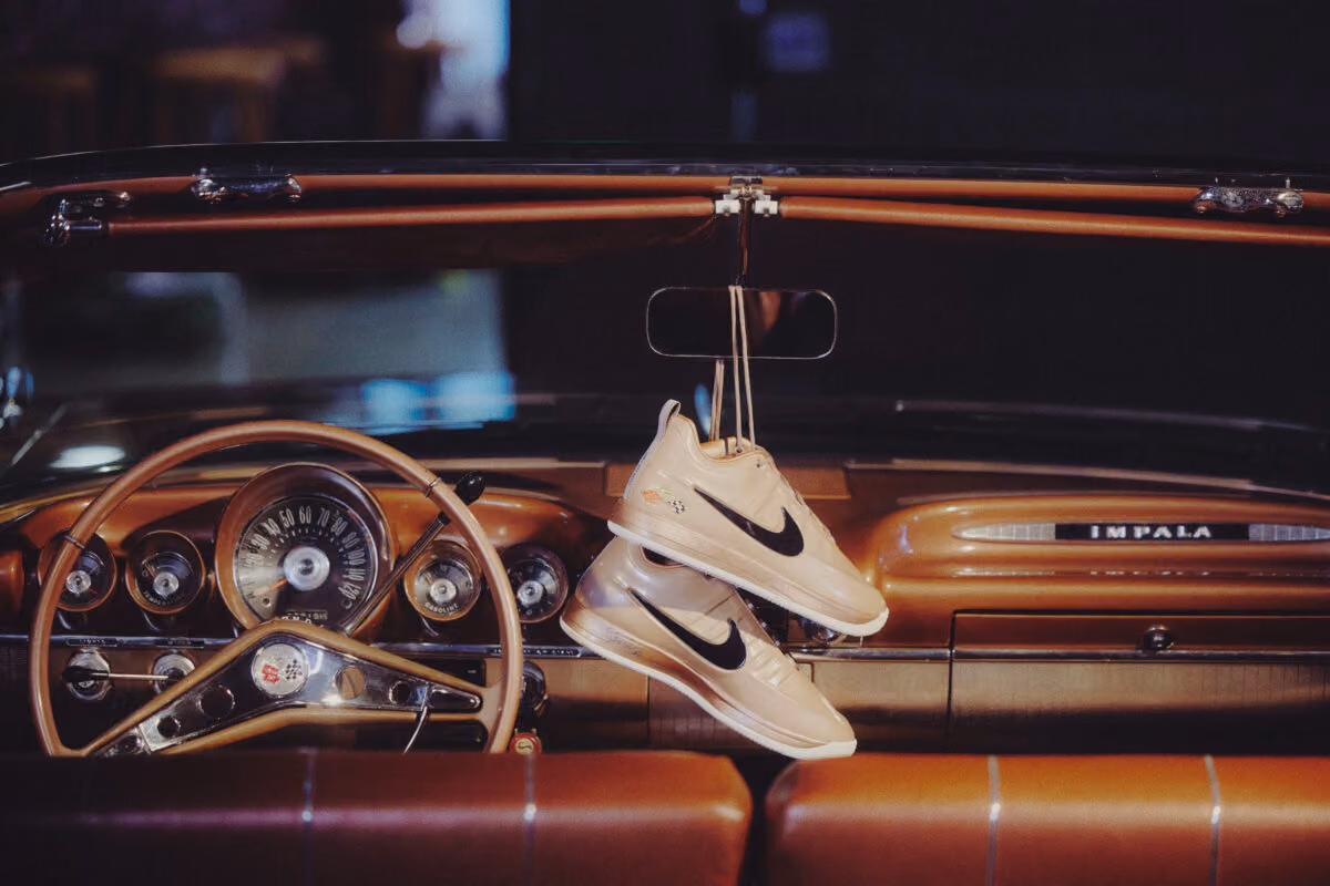 Devin Booker把自己車庫搬進球鞋:Nike Book 2用四台Impala寫簽名鞋故事