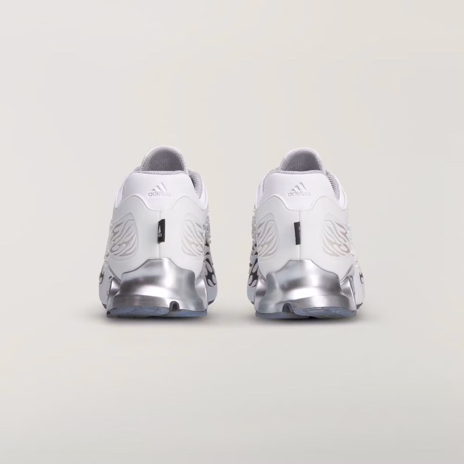 Hellstar拆了adidas Megaride的鏤空籠子，換上一條拉鍊