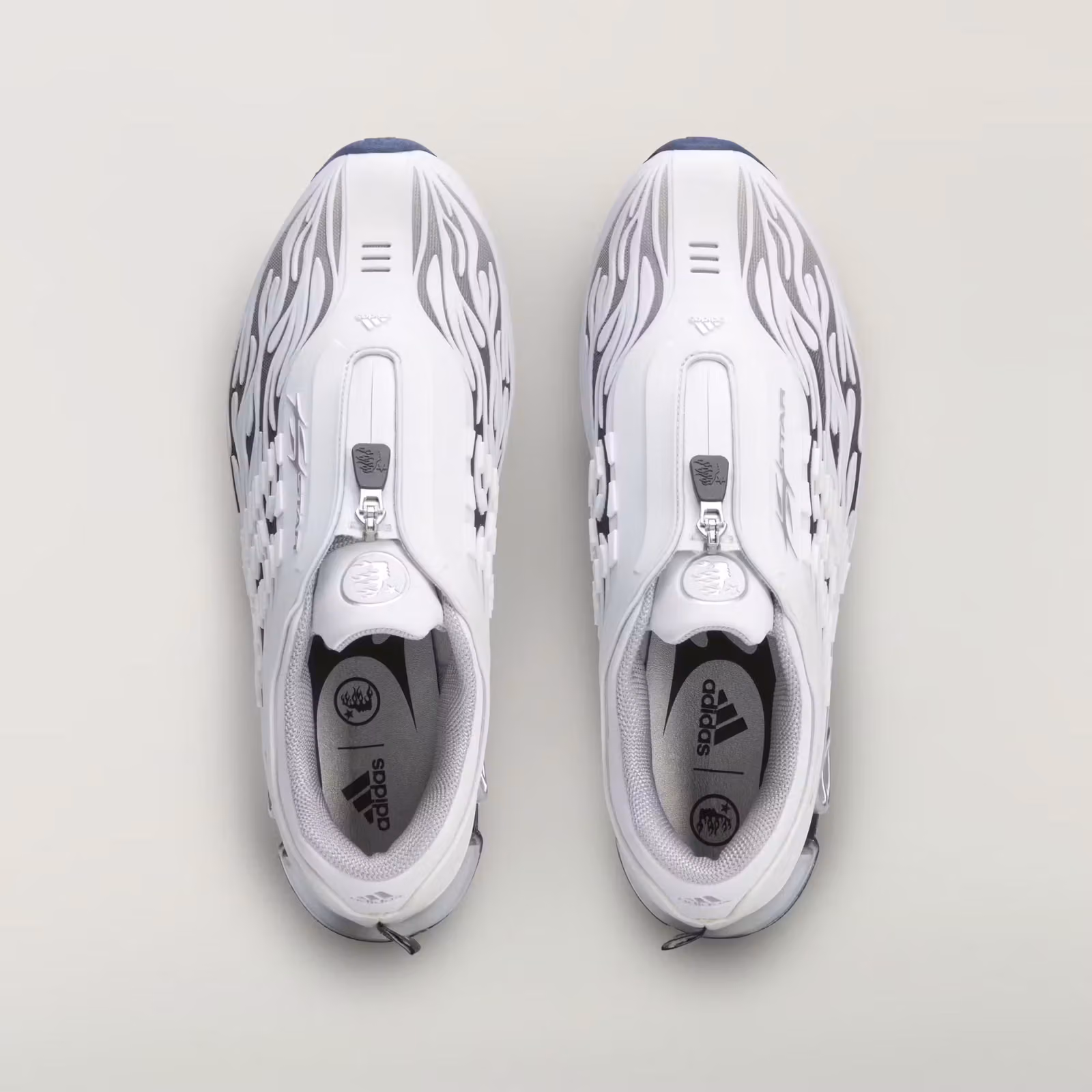Hellstar拆了adidas Megaride的鏤空籠子，換上一條拉鍊