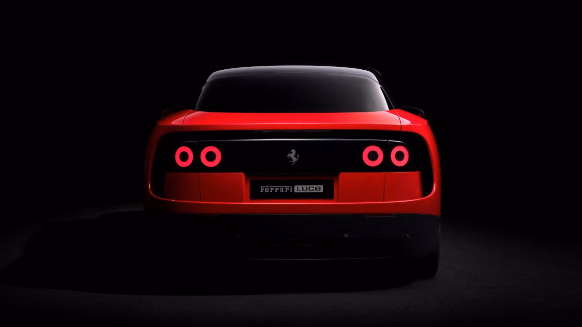 Ferrari 首度四門五座又是純電,Luce 卻堅持不給你一顆大螢幕