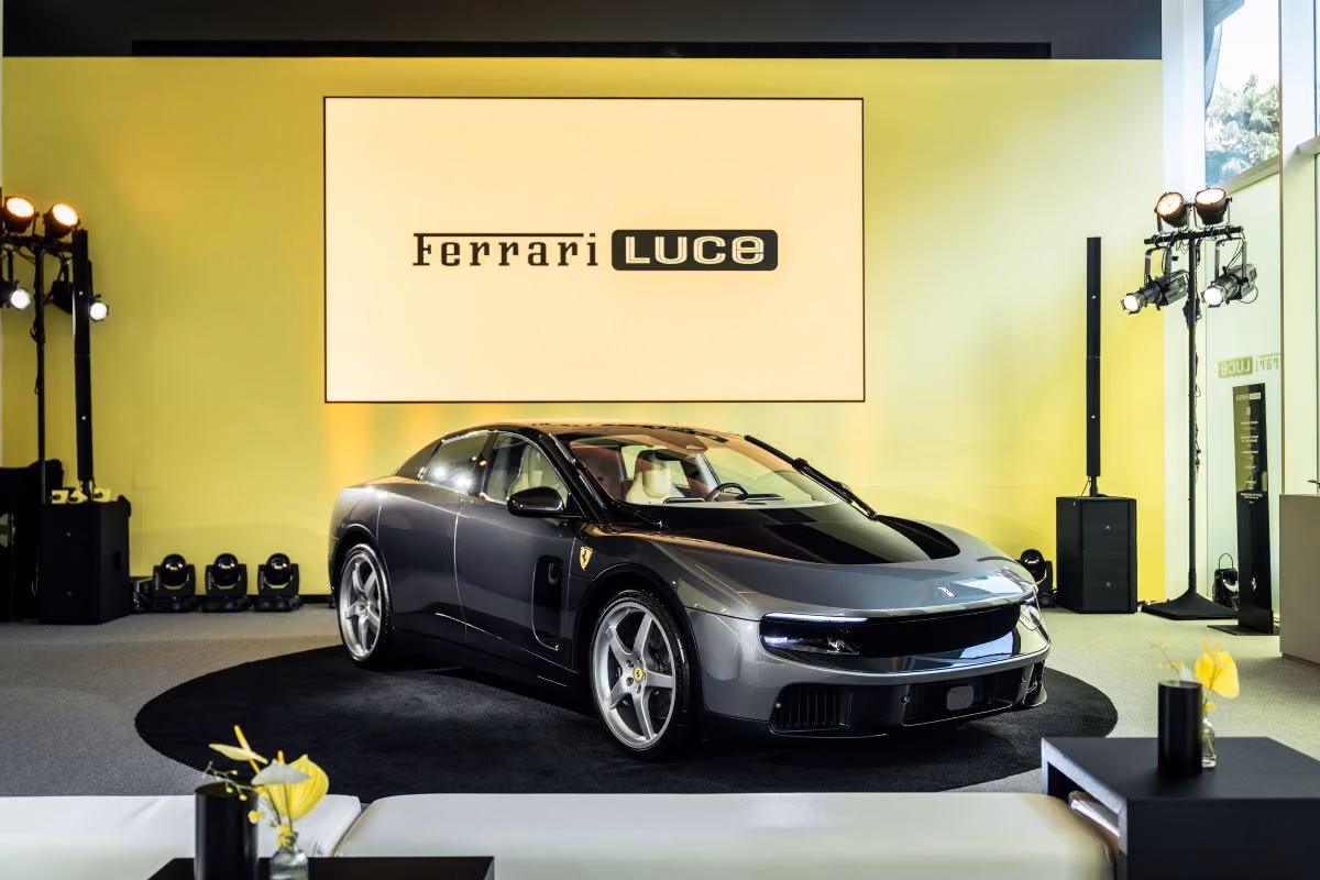 Ferrari 首度四門五座又是純電,Luce 卻堅持不給你一顆大螢幕