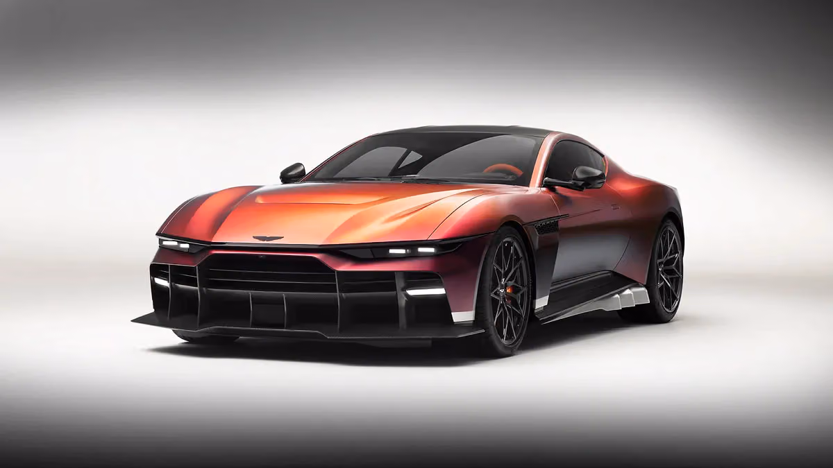 Aston Martin Valen 首度亮相:把 Vanquish 逼成反派的838匹V12