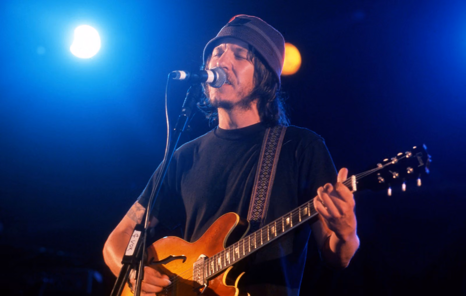 He Wrote a Reply But Never Sent It—Elliott Smith's Handwritten Letter Finally Read 23 Years Later