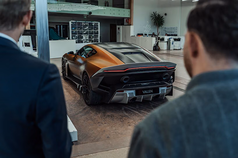 Aston Martin Valen:一輛把玻璃後窗換成行李廂的實驗性怪獸