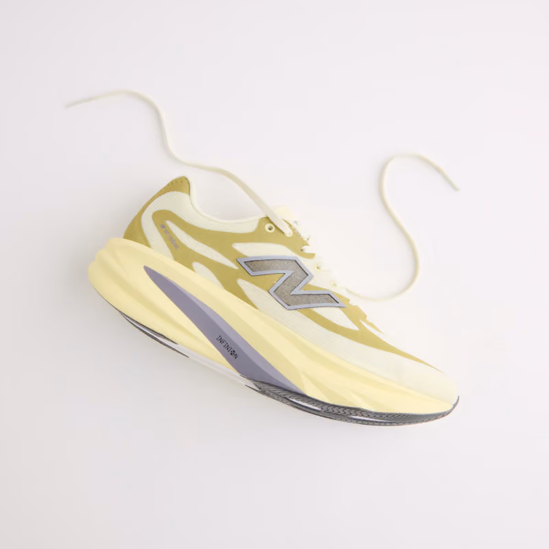 同款發泡兩種野心:New Balance 八月用 SC Rebel v1 與 SC Elite v6 劃分訓練與競速