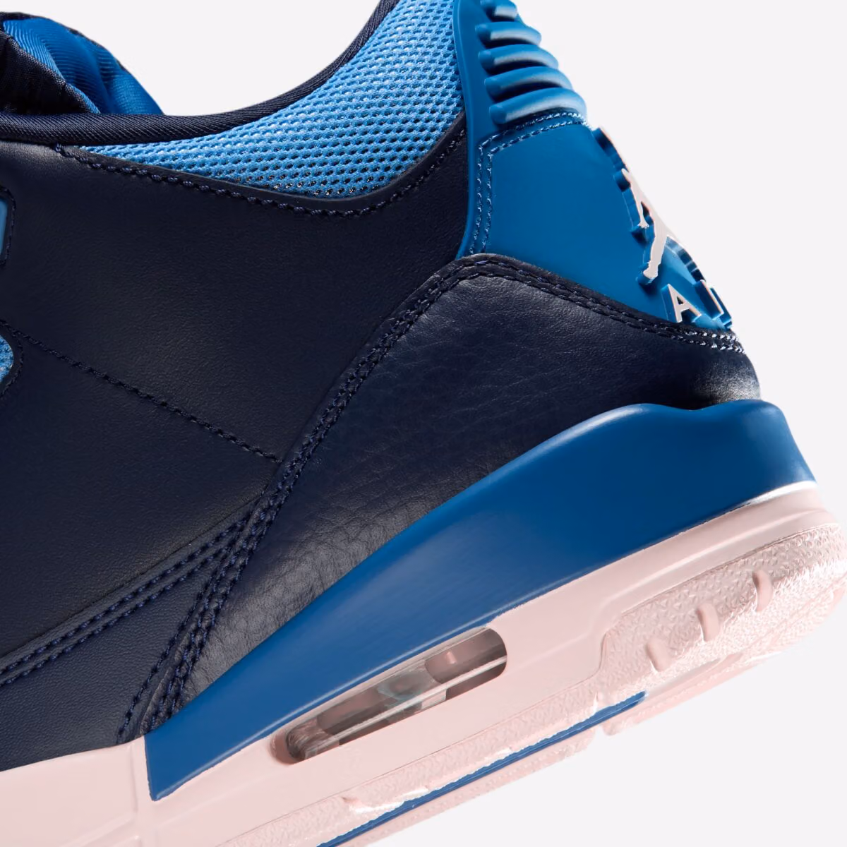 深藍打底、三色對撞：Air Jordan 3 WMNS「Sports Renaissance」女生專屬回歸