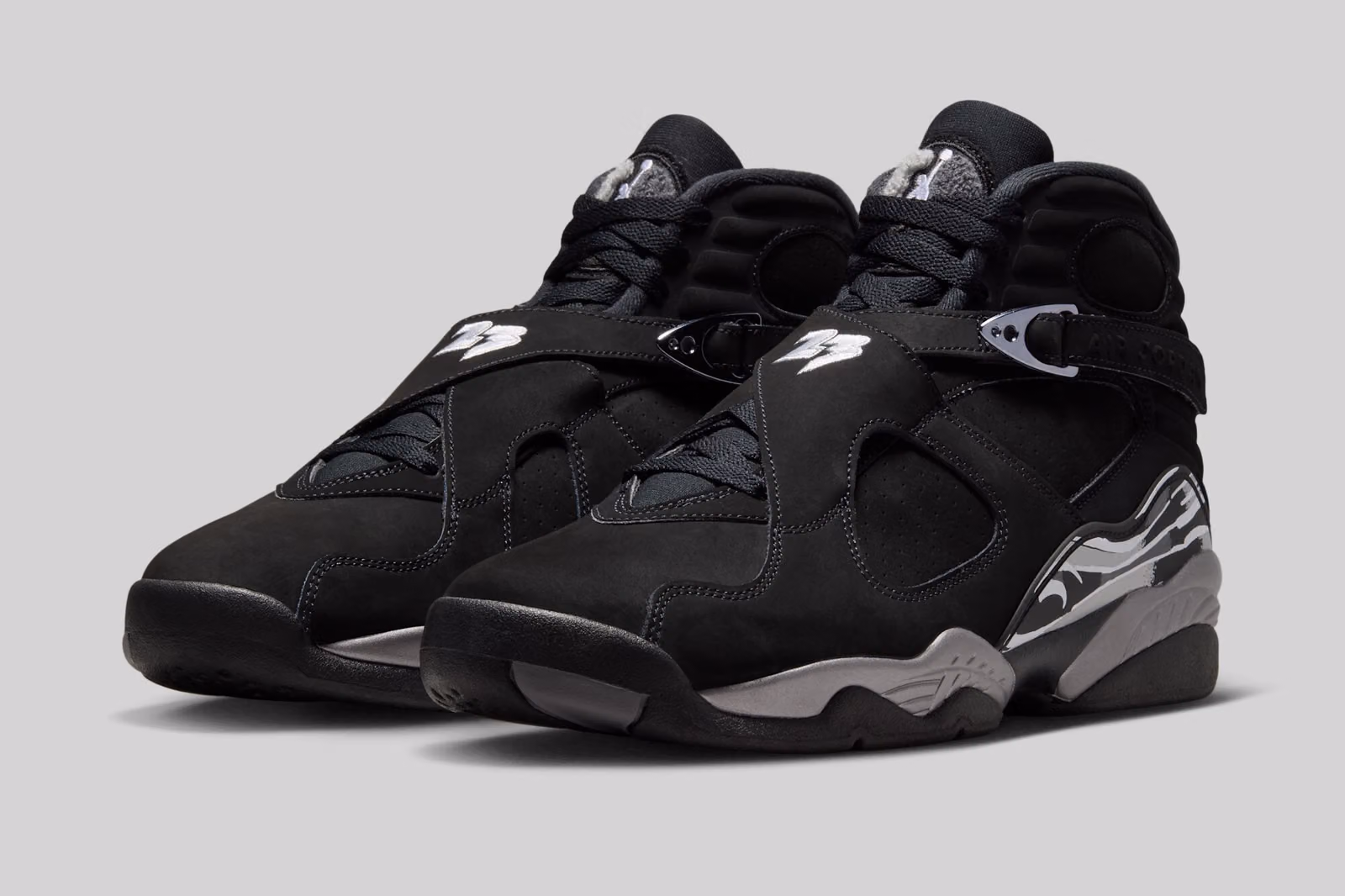 Air Jordan 8 「Chrome」 컴백: 이름 하나가 만들어낸 궁금증