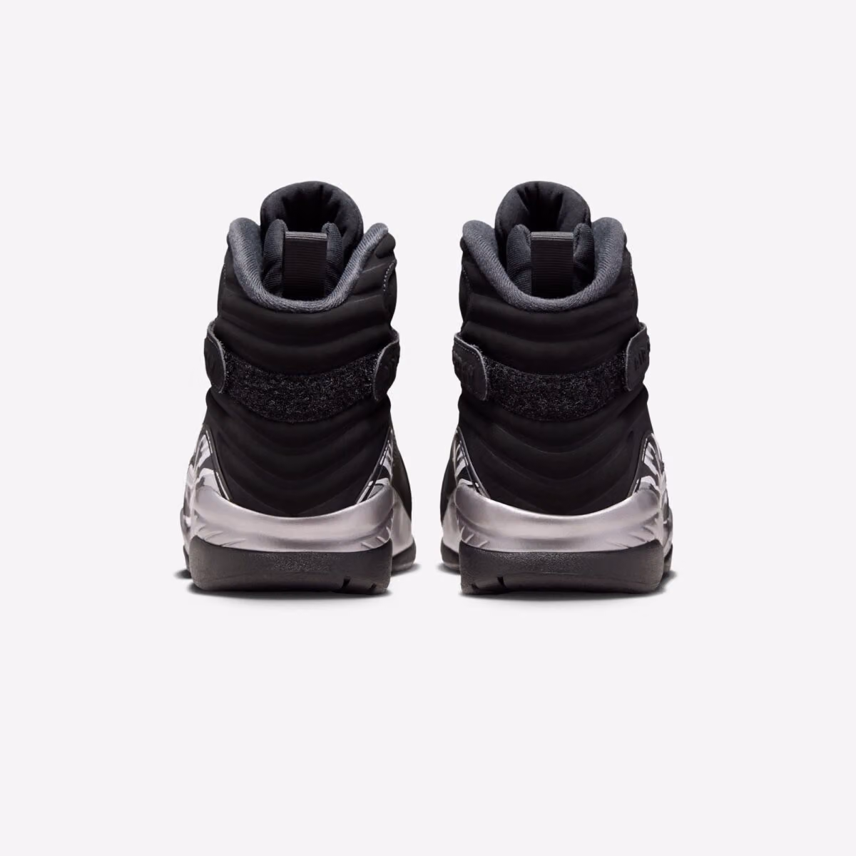 Air Jordan 8「Chrome」回歸:一個名字撐起的懸念