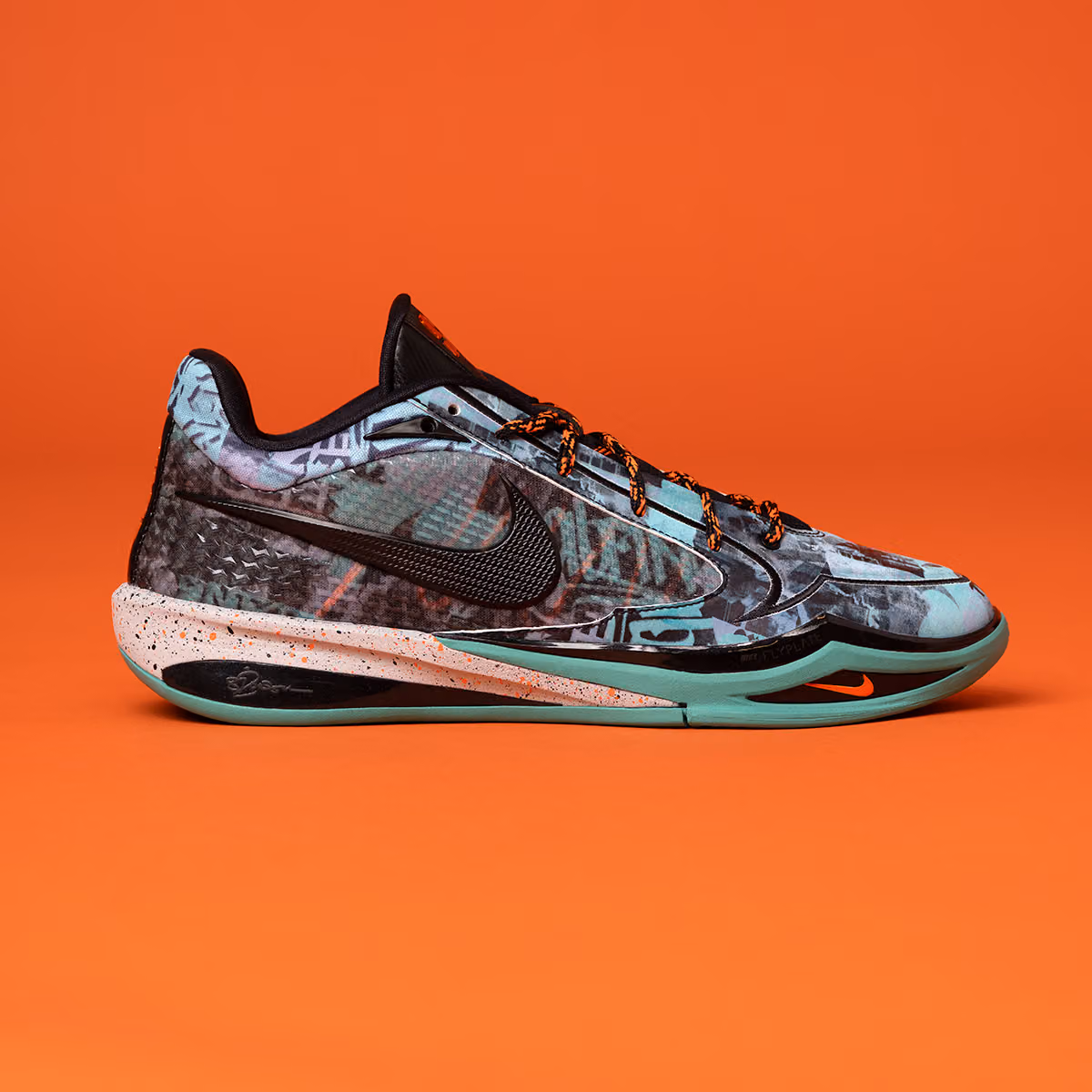 SLAM 操刀 Nike Sabrina 4「Smoke Grey」，灰阶里藏一抹薄荷绿