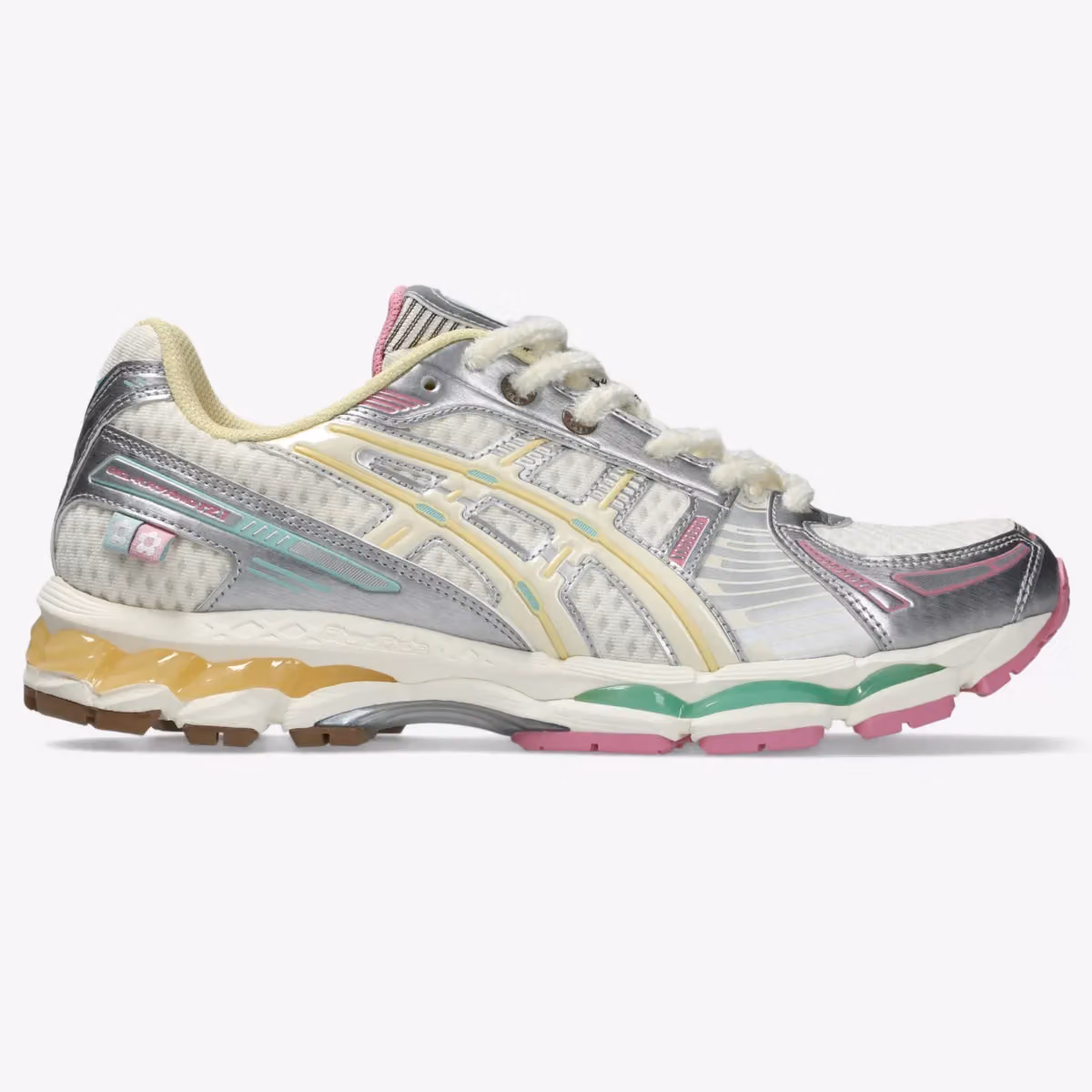 VANDYTHEPINK x ASICS Gel-Kayano 12.1「Vanilla」：一支几乎没有颜色的冰淇淋鞋