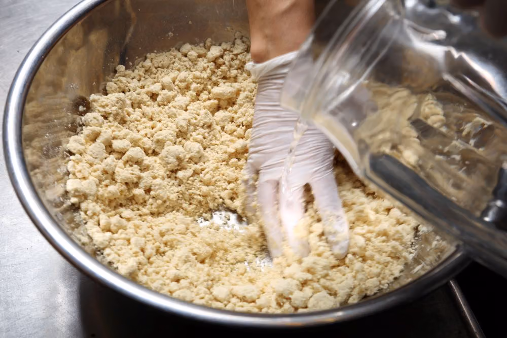水加到什麼程度才對?北出茂雄教你只用玉米粉做出會膨脹的Tortilla