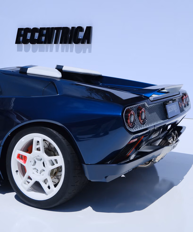 拆掉車頂只是說法:Eccentrica把Diablo拆到剩骨架,再用3,500個零件裝回去