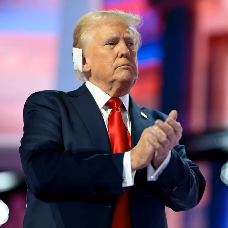 演到让对手拒绝同台：《狂人法则》如何把川普演成一则法则