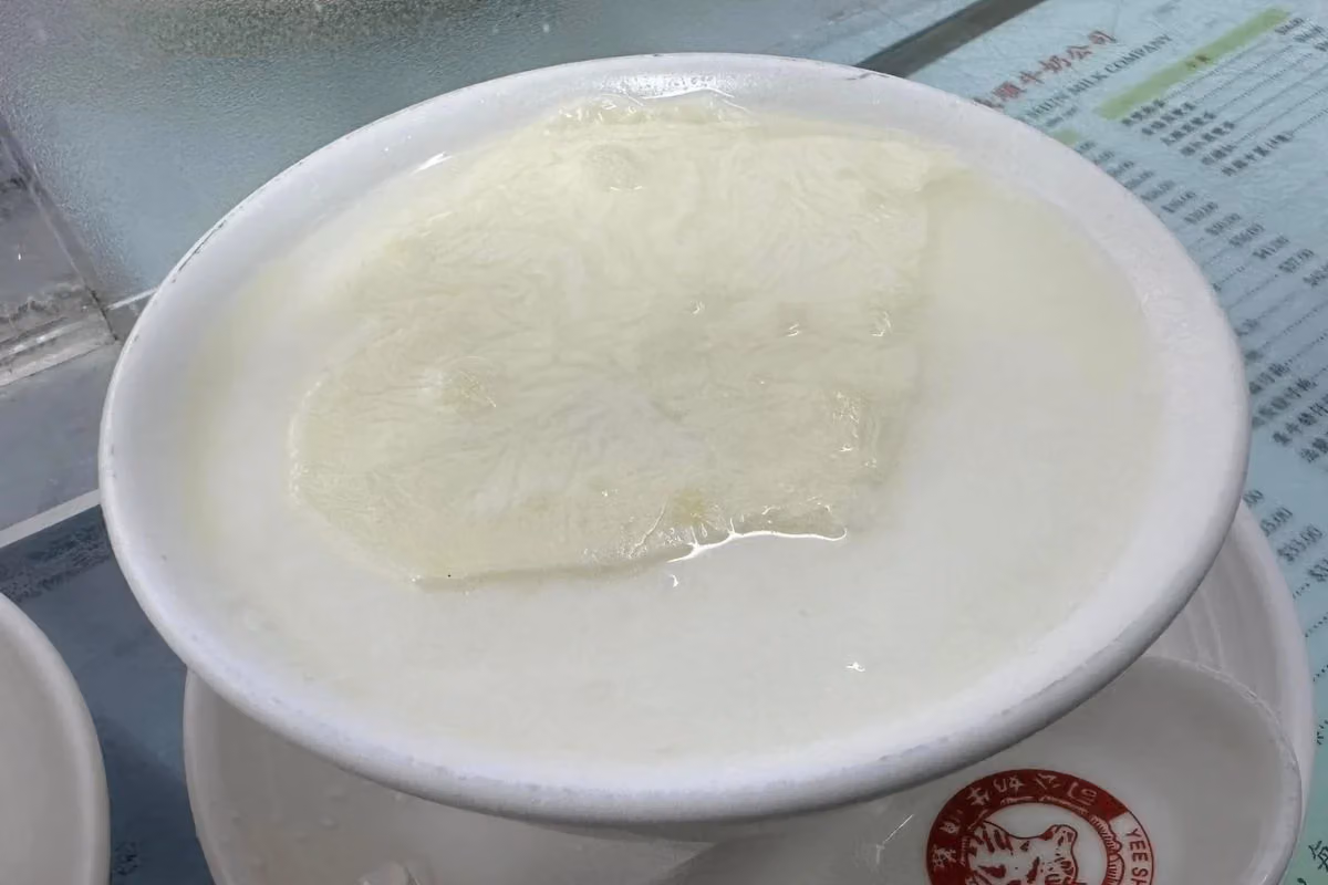 香港10间糖水店地图：老字号的坚持与新派水果流的甜蜜分歧