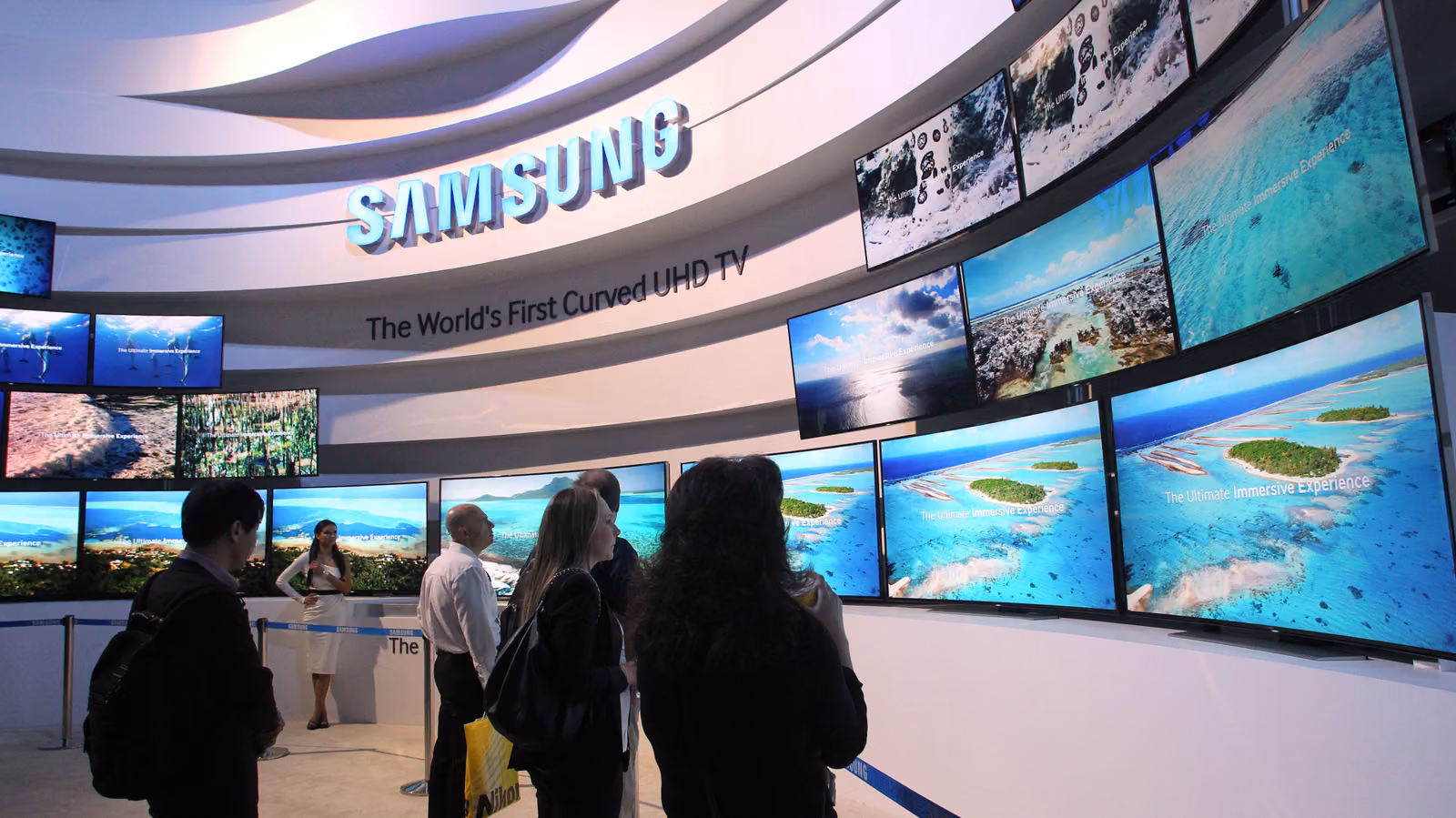 曲面テレビは2020年にSamsungが撤退、なのに曲面ゲーミングモニターは湾曲するほど売れている