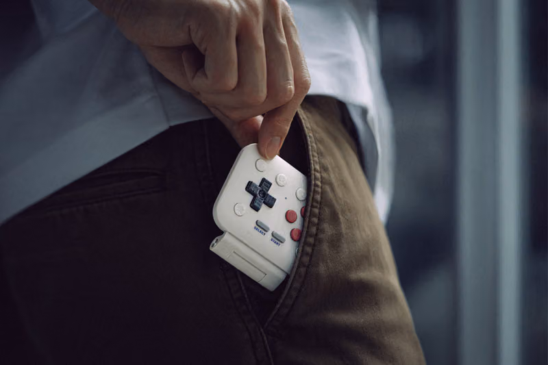 8BitDo FlipPad G Classic Edition登陸歐洲，31.5克夾式控制器喚醒復古手感