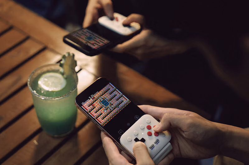 8BitDo FlipPad G Classic Edition登陸歐洲，31.5克夾式控制器喚醒復古手感