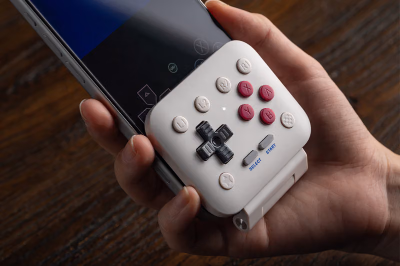 8BitDo FlipPad G Classic Edition登陸歐洲，31.5克夾式控制器喚醒復古手感