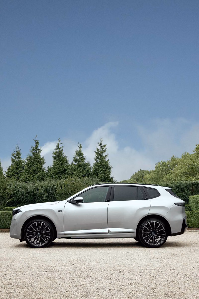 Kith x BMW 第四章压轴：一台塞进V10手排的2000年X5，一台预告2027年新世代设计