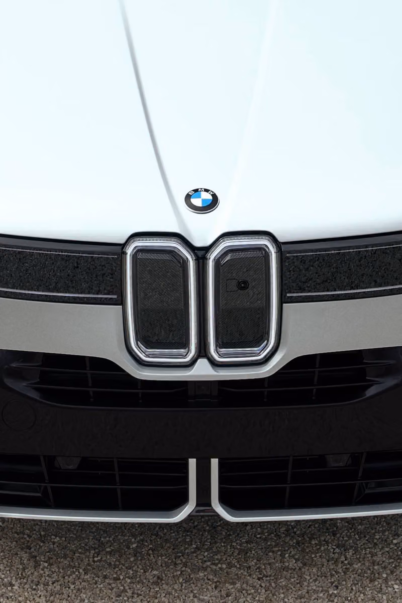 Kith x BMW 第四章压轴：一台塞进V10手排的2000年X5，一台预告2027年新世代设计