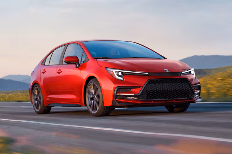Corolla 출시 60주년, Toyota가 한정 2,500대 하이브리드 모델로 기념하다