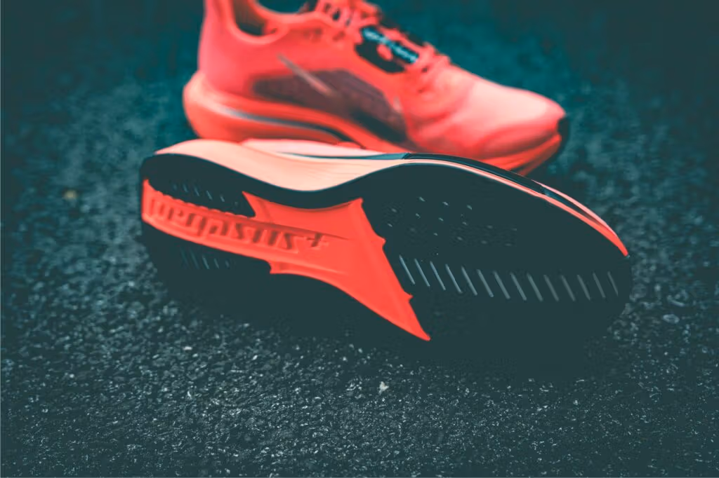 Nike Pegasus Plus 2 曝光外露式 Air Zoom，官方喊「無中底板的competitor感」