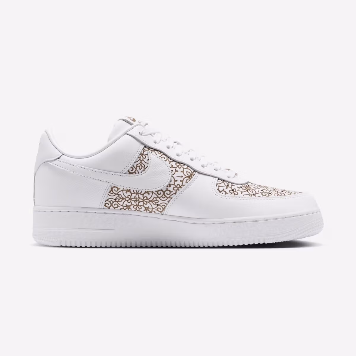 雷射刻紋回到起點：Air Force 1 Low「Family Reunion」用一雙鞋接上北非與嘻哈的線