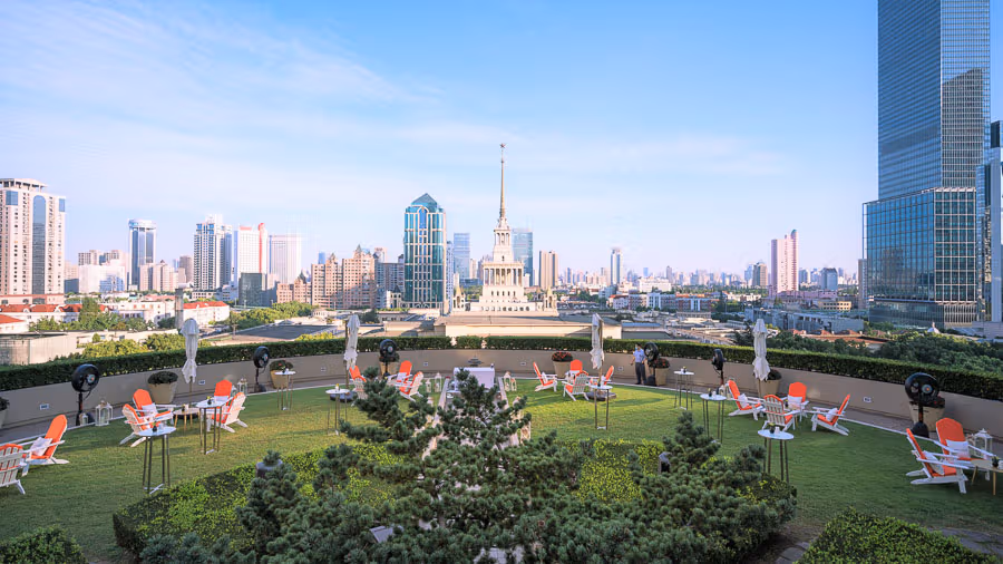 上海波特曼麗思卡爾頓 Terrace 8 開放露台回歸，露台加開迷你高爾夫