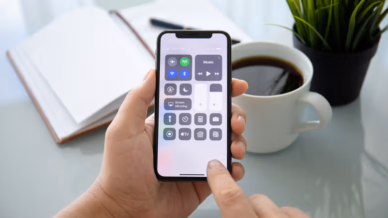 AirPlay 教學：iPhone、MacBook 怎麼把畫面丟到電視上